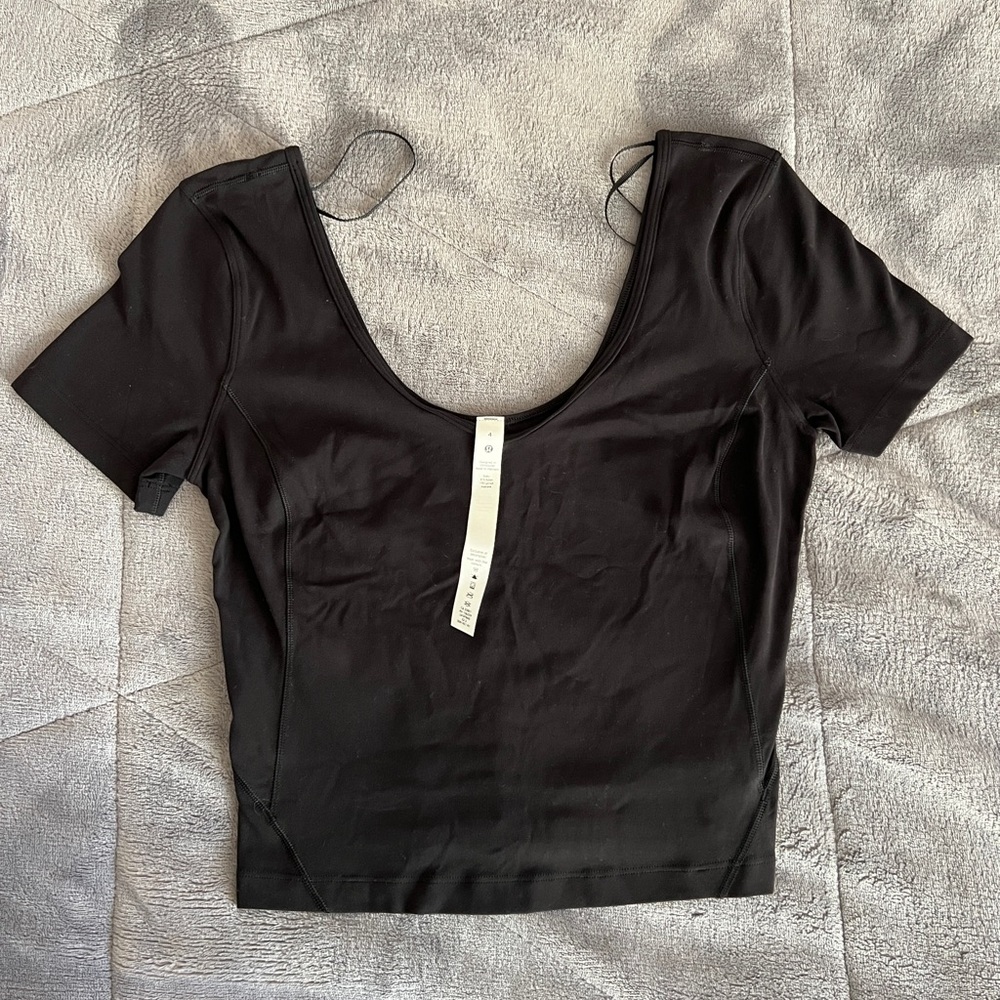 NWT Lululemon Align Tee Shirt Size 4
